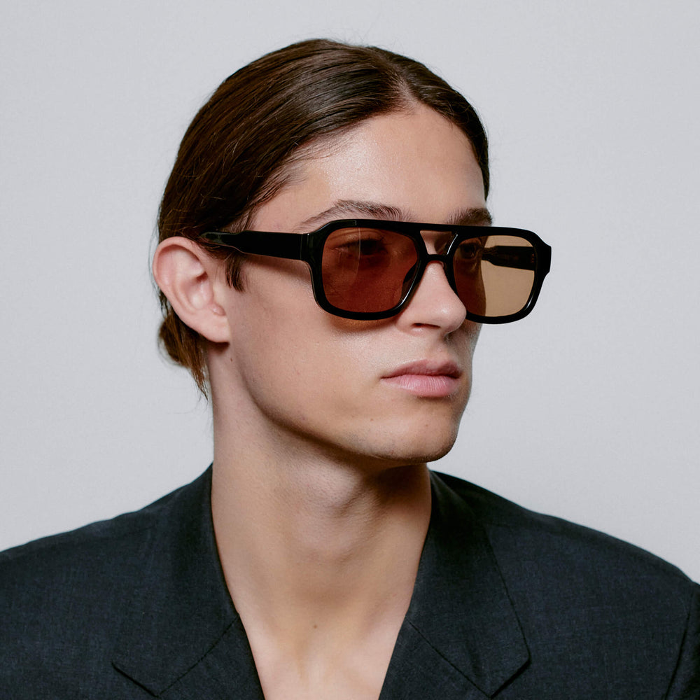 Sunglasses Kaya in Black and Brown Lenses