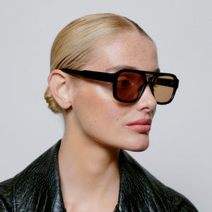 Sunglasses Kaya in Black and Brown Lenses