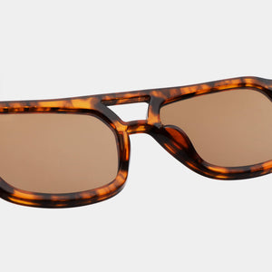 Sunglasses Kaya in Havana Tortoise Pattern and Brown Lenses