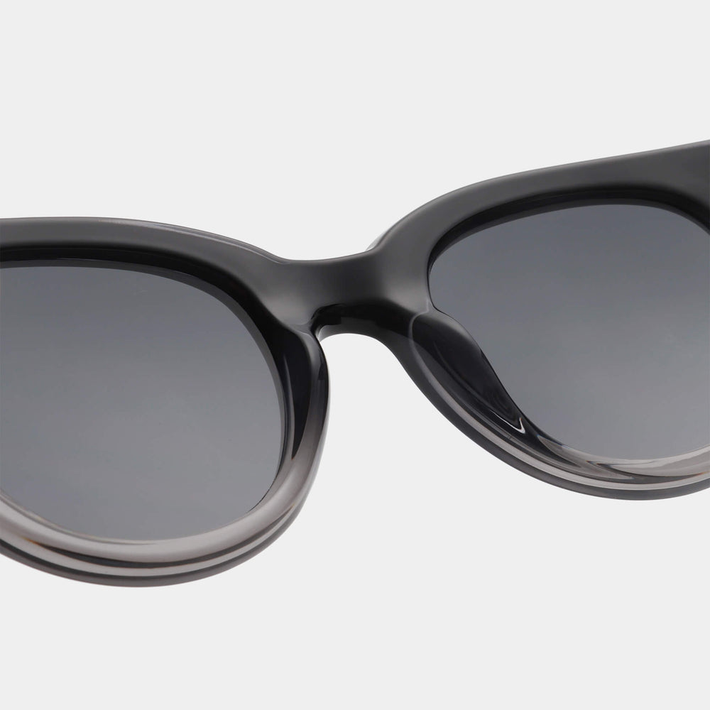 Sunglasses Round Lilly in Black Grey Transparent