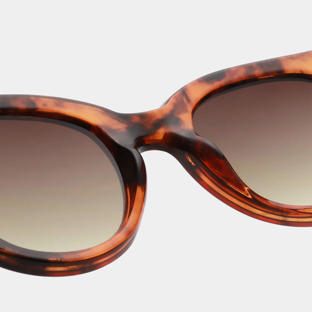 Sunglasses Round Lilly in Havana Tortoise and Tinted Lenses