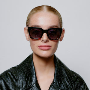 Sunglasses Trapezium Nancy in Black Demi Tortoise