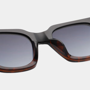 Sunglasses Trapezium Nancy in Black Demi Tortoise