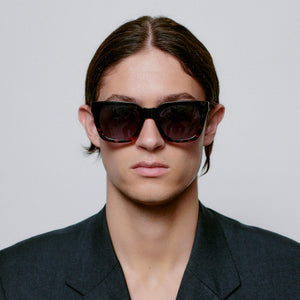 Sunglasses Trapezium Nancy in Black Demi Tortoise